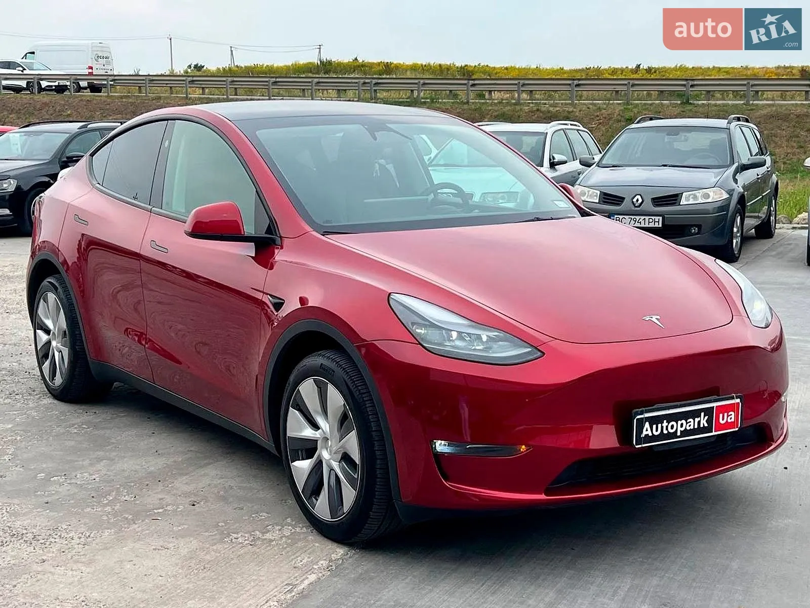 2024 Tesla Model Y - мініатюра 3