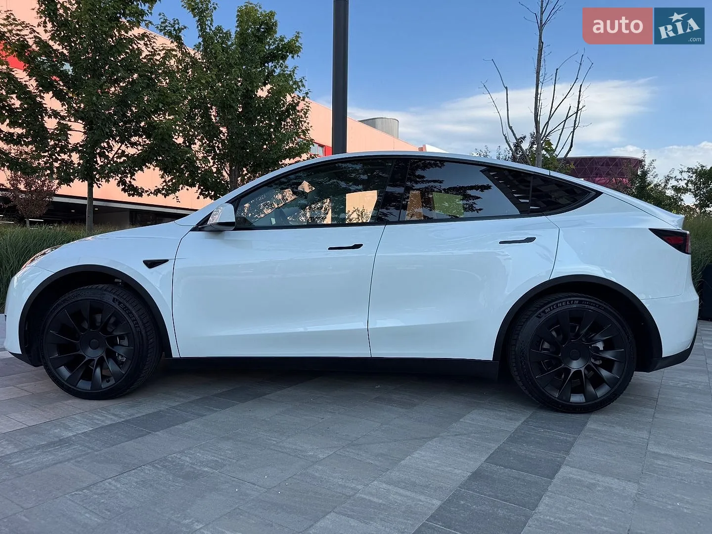 2024 Tesla Model Y - мініатюра 20