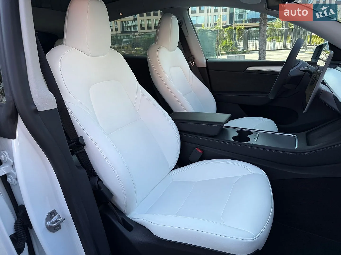 2024 Tesla Model Y - мініатюра 30