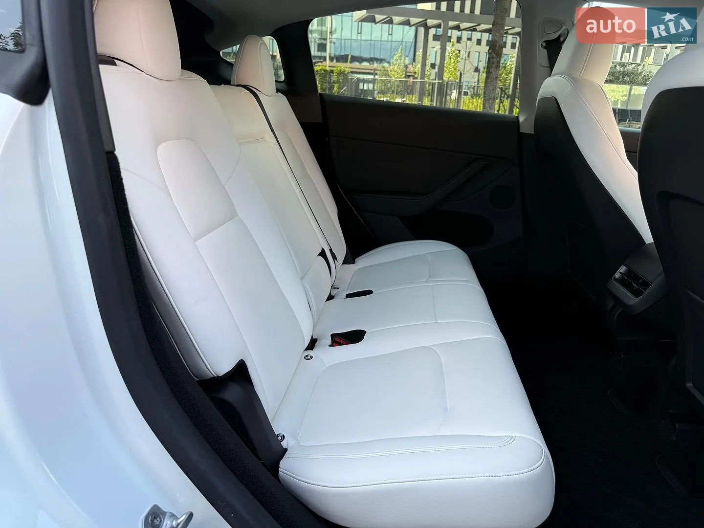 2024 Tesla Model Y - мініатюра 32