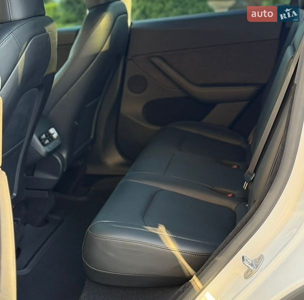 Внедорожник / Кроссовер Tesla Model Y 2023 в Днепре