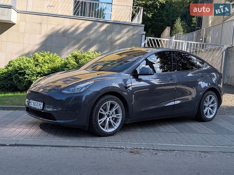 Tesla Model Y 2021