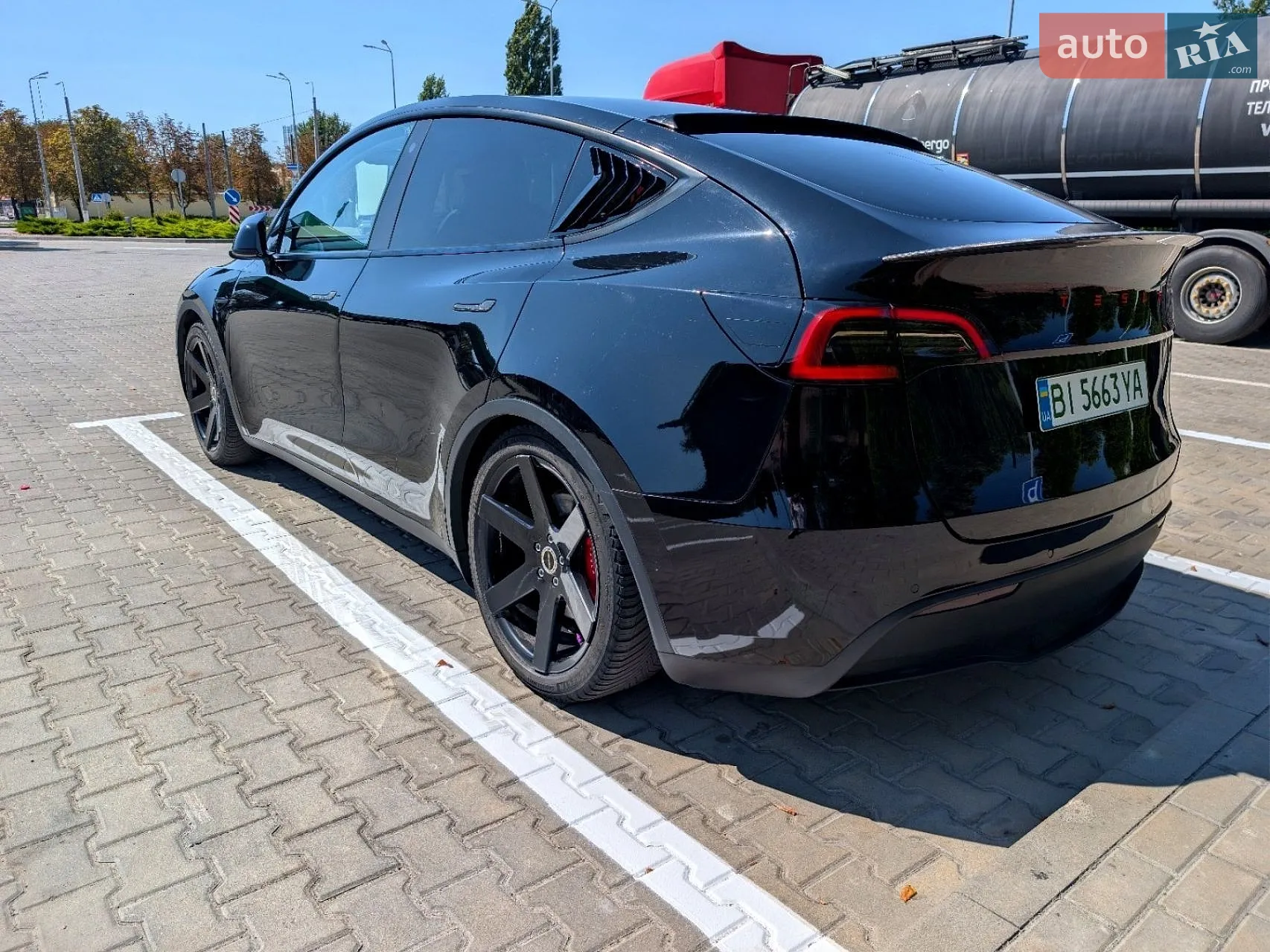 2021 Tesla Model Y - мініатюра 3