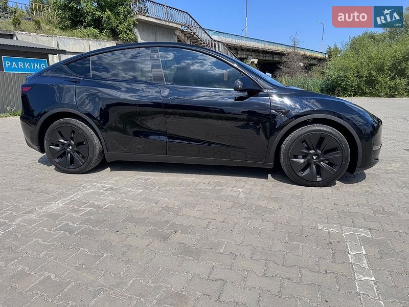 Позашляховик / Кросовер Tesla Model Y 2024 в Дрогобичі