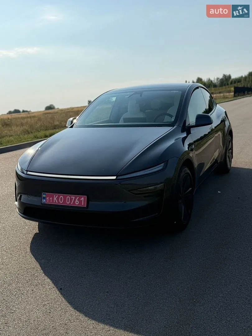 2025 Tesla Model Y - мініатюра 10