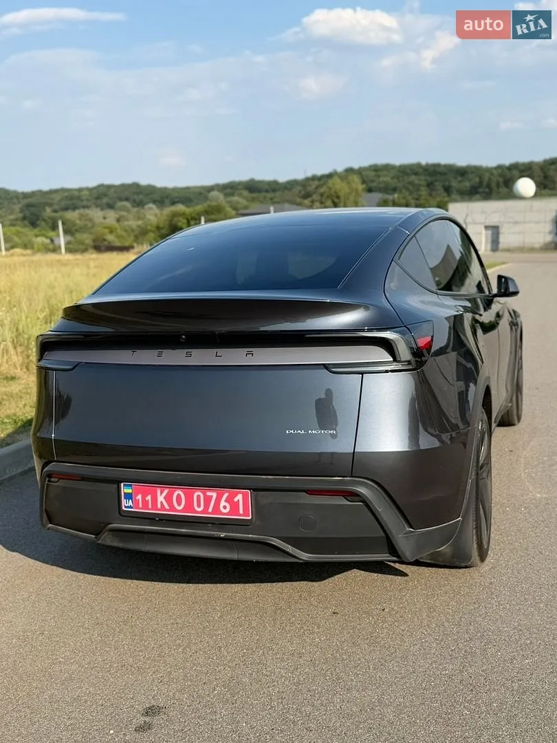 2025 Tesla Model Y - мініатюра 23