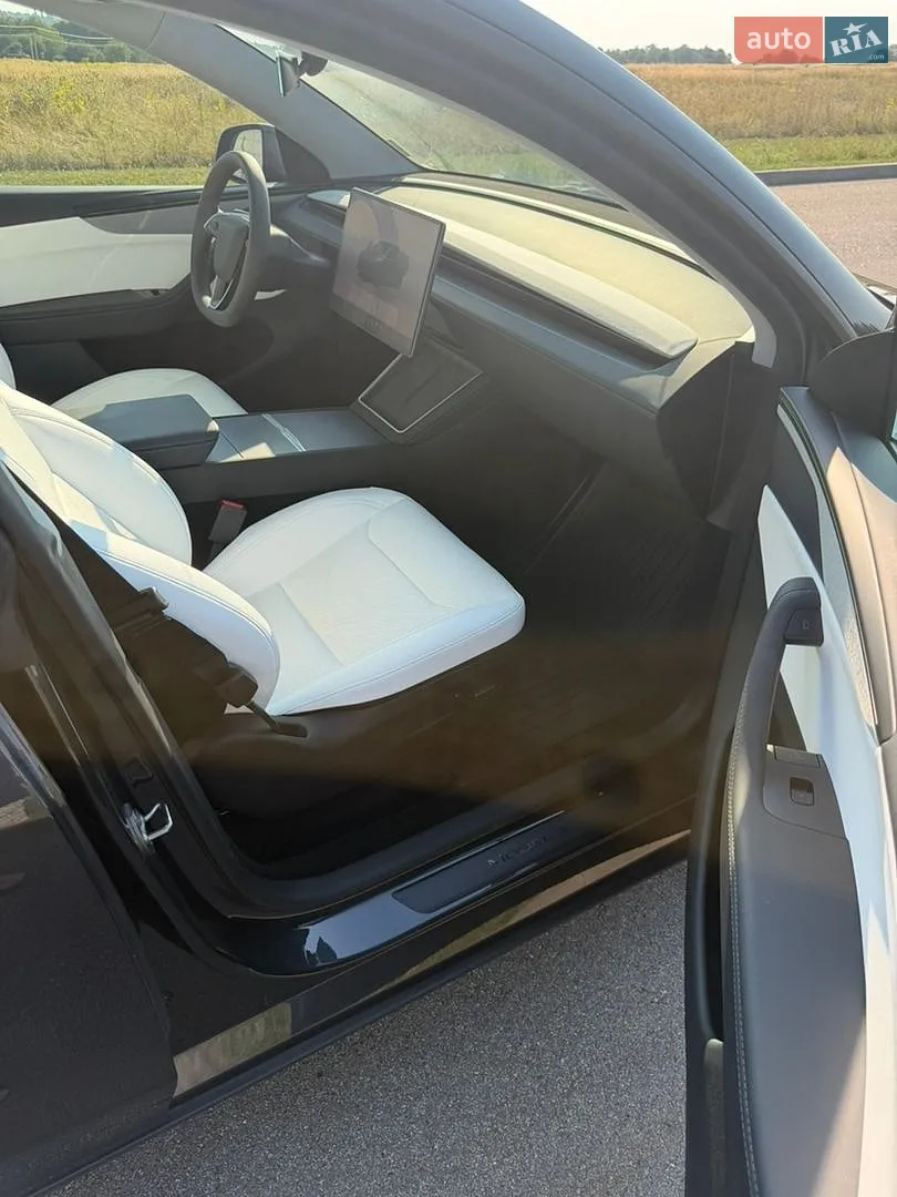 2025 Tesla Model Y - мініатюра 29