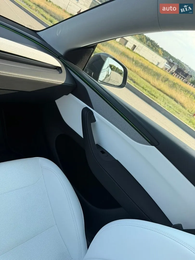 2025 Tesla Model Y - мініатюра 36