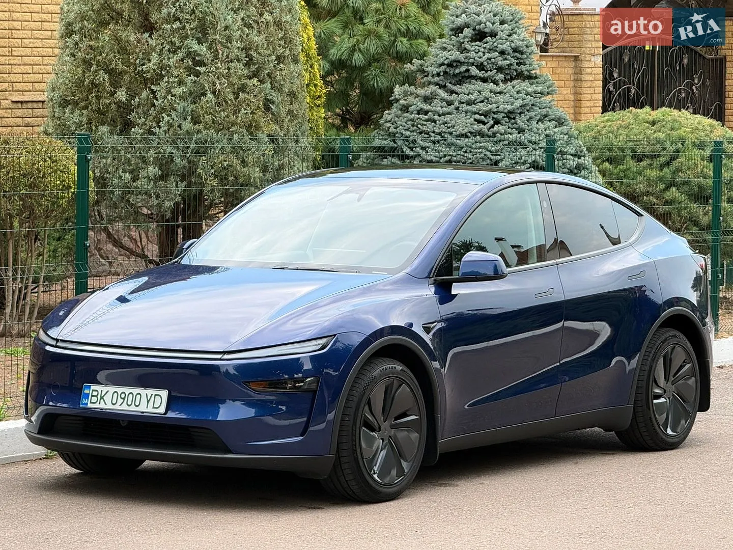 2025 Tesla Model Y - мініатюра 4