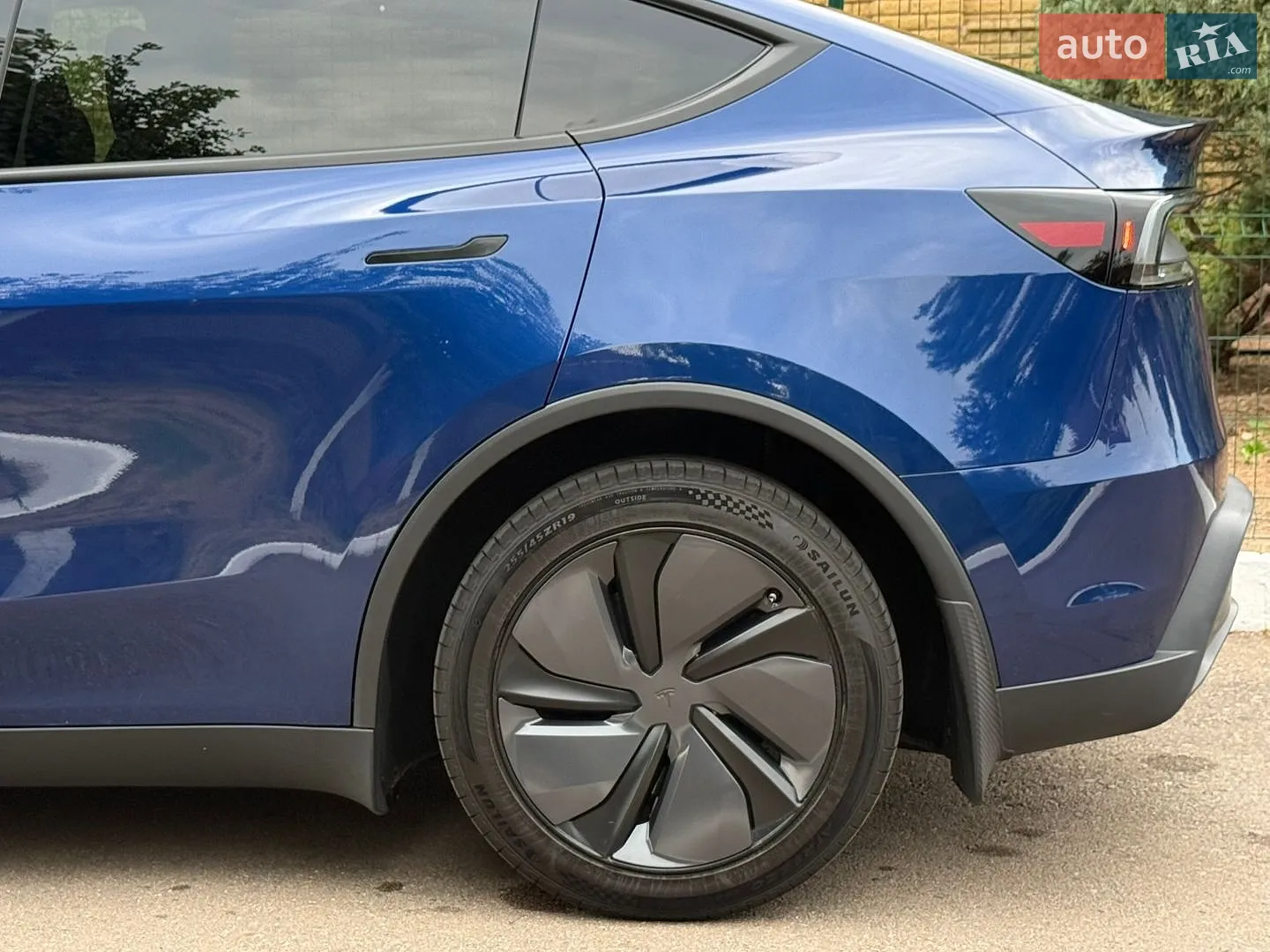 2025 Tesla Model Y - мініатюра 24
