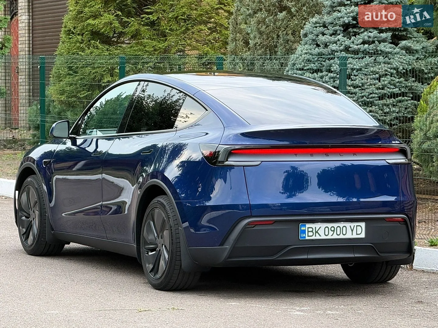 2025 Tesla Model Y - мініатюра 39