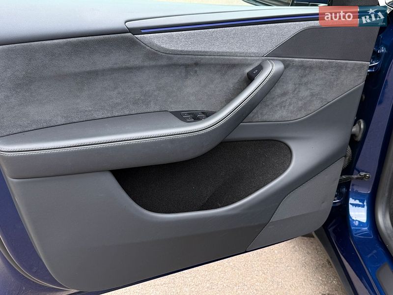 Позашляховик / Кросовер Tesla Model Y 2025 в Рівному фото 63 Позашляховик / Кросовер Tesla Model Y 2025 в Рівному