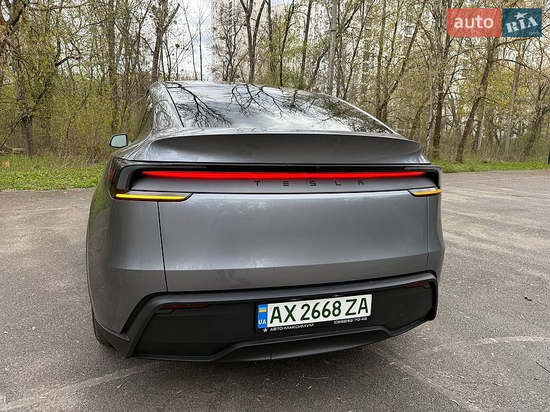 Позашляховик / Кросовер Tesla Model Y 2025 в Харкові