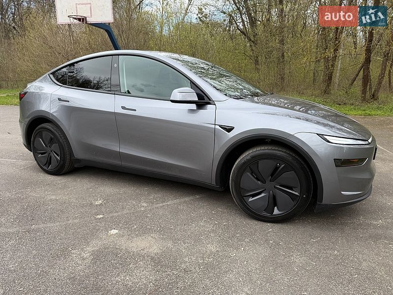 Позашляховик / Кросовер Tesla Model Y 2025 в Харкові