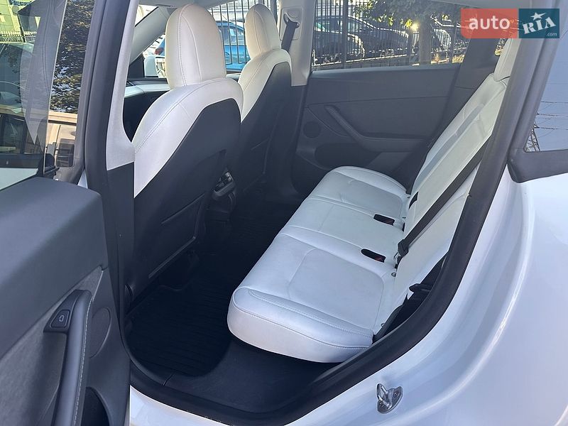 Внедорожник / Кроссовер Tesla Model Y 2022 в Киеве