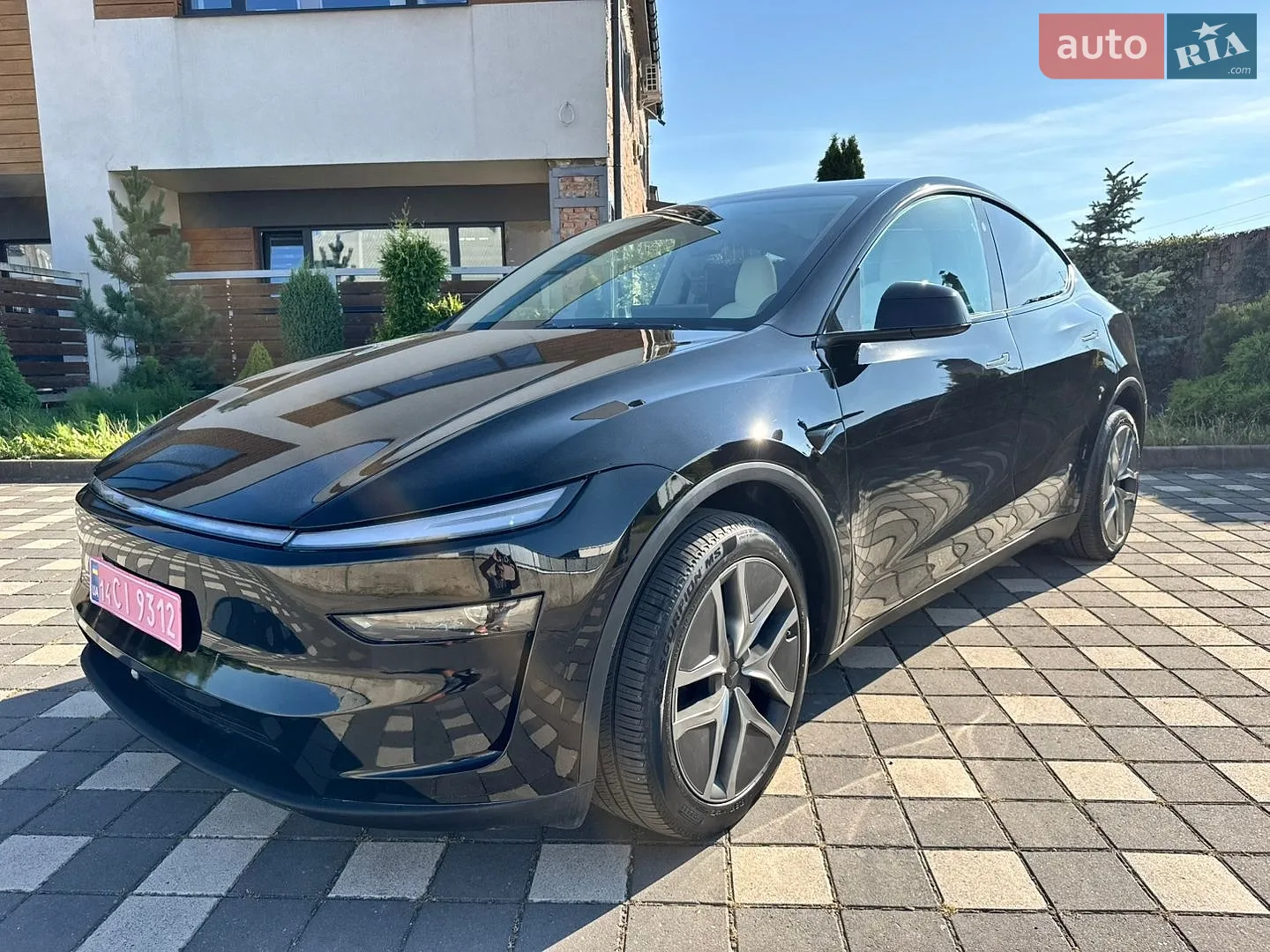 2026 Tesla Model Y - мініатюра 9