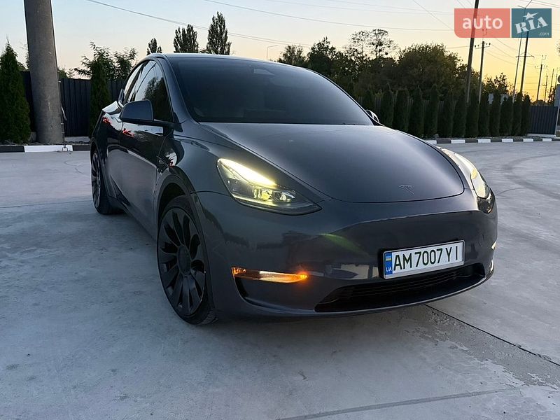 Tesla Model Y 2023