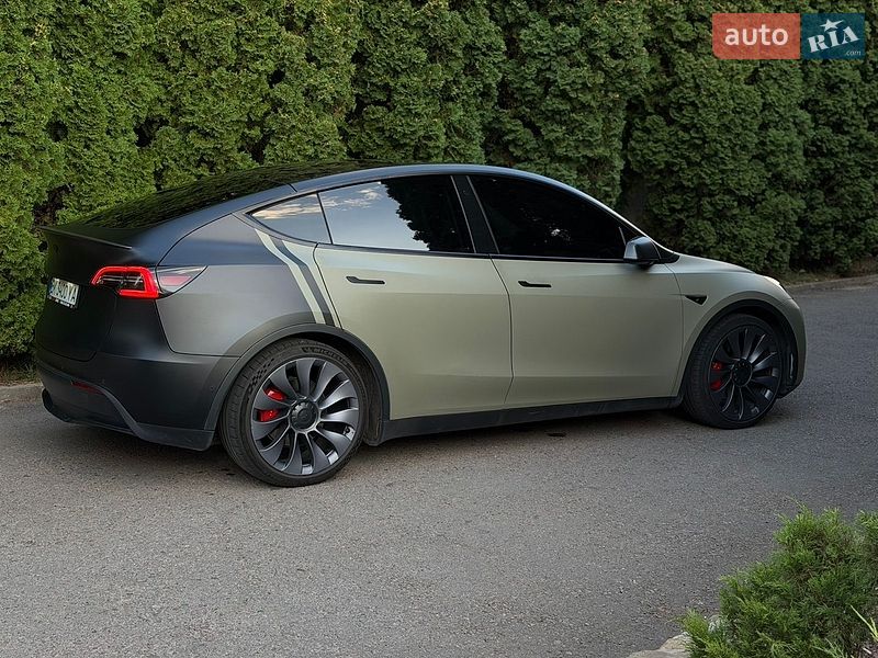 Внедорожник / Кроссовер Tesla Model Y 2021 в Ровно
