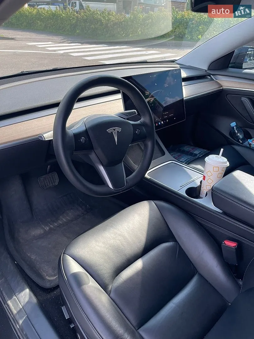 2022 Tesla Model Y - мініатюра 3