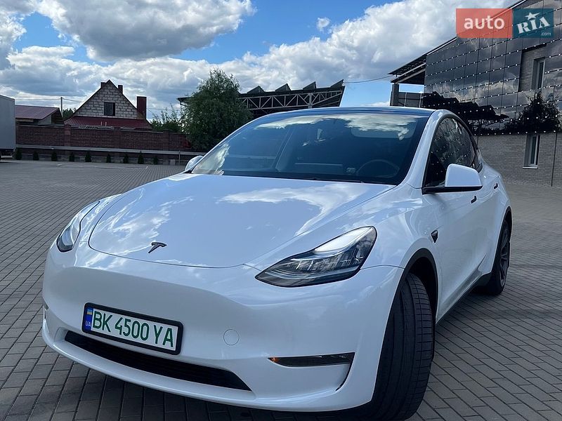 Tesla Model Y 2022