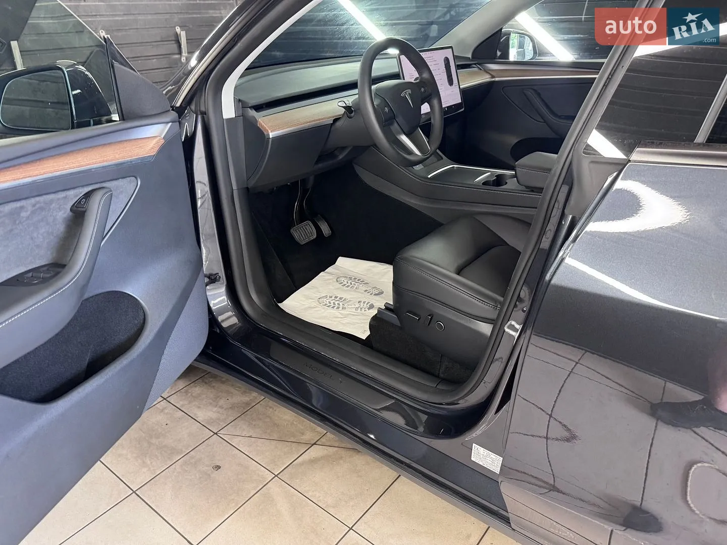 2024 Tesla Model Y - мініатюра 21