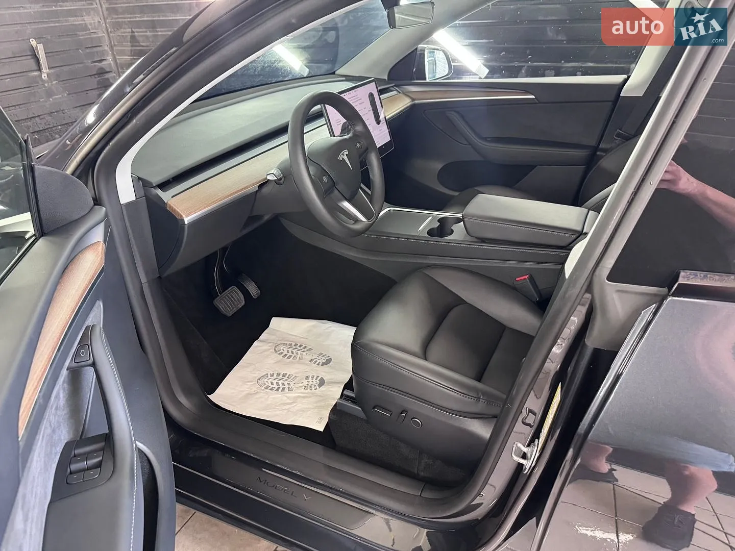 2024 Tesla Model Y - мініатюра 18