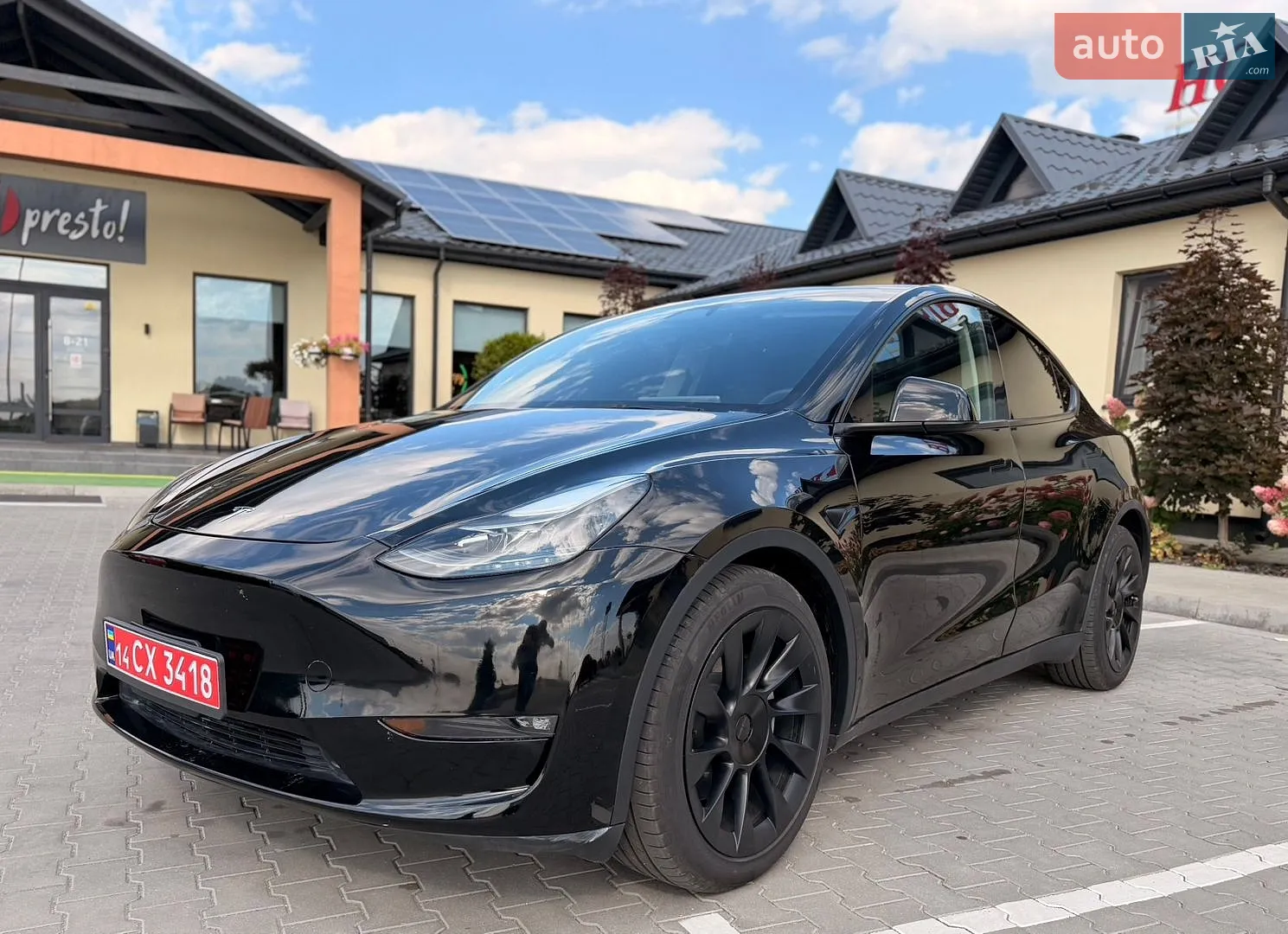 2024 Tesla Model Y - мініатюра 3