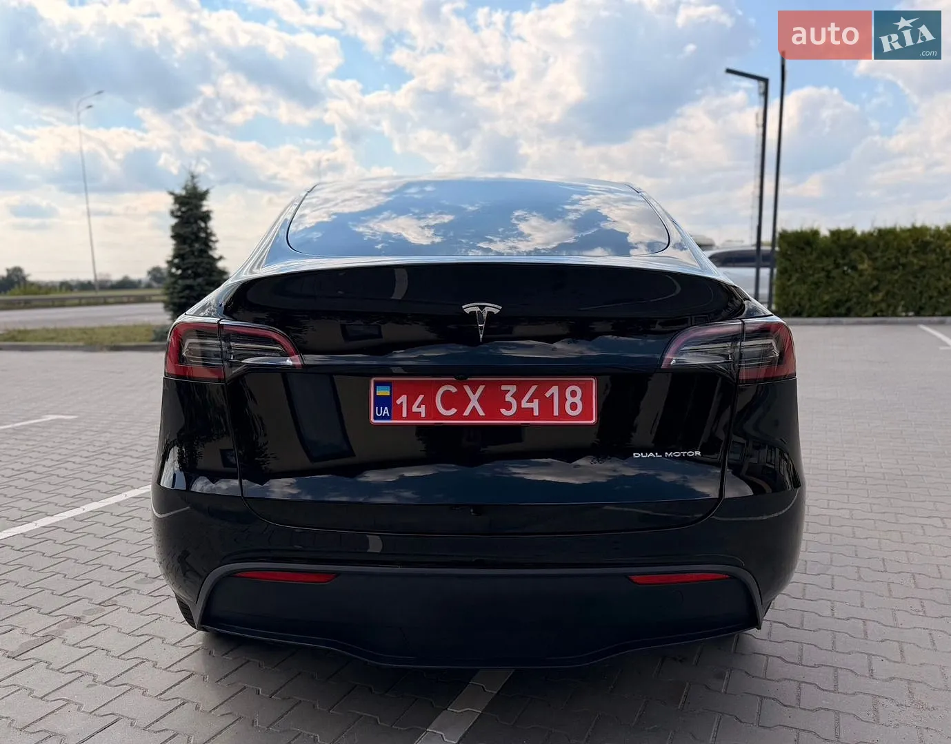 2024 Tesla Model Y - мініатюра 9