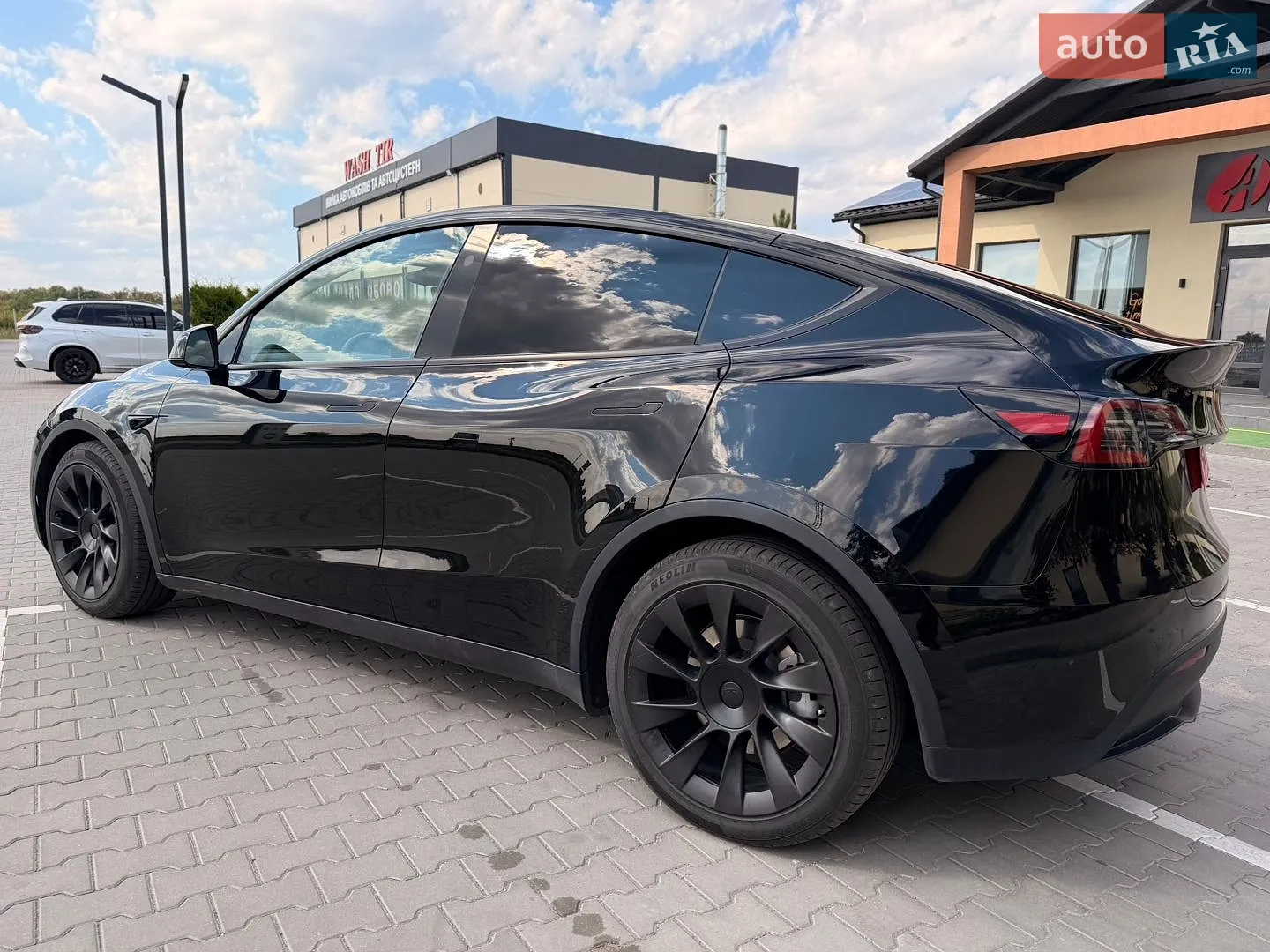 2024 Tesla Model Y - мініатюра 8