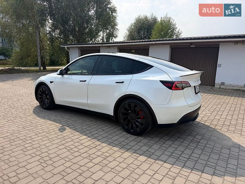 Позашляховик / Кросовер Tesla Model Y 2022 в Малині
