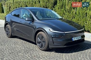 Позашляховик / Кросовер Tesla Model Y 2025 в Дніпрі
