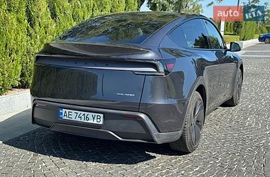 Позашляховик / Кросовер Tesla Model Y 2025 в Дніпрі