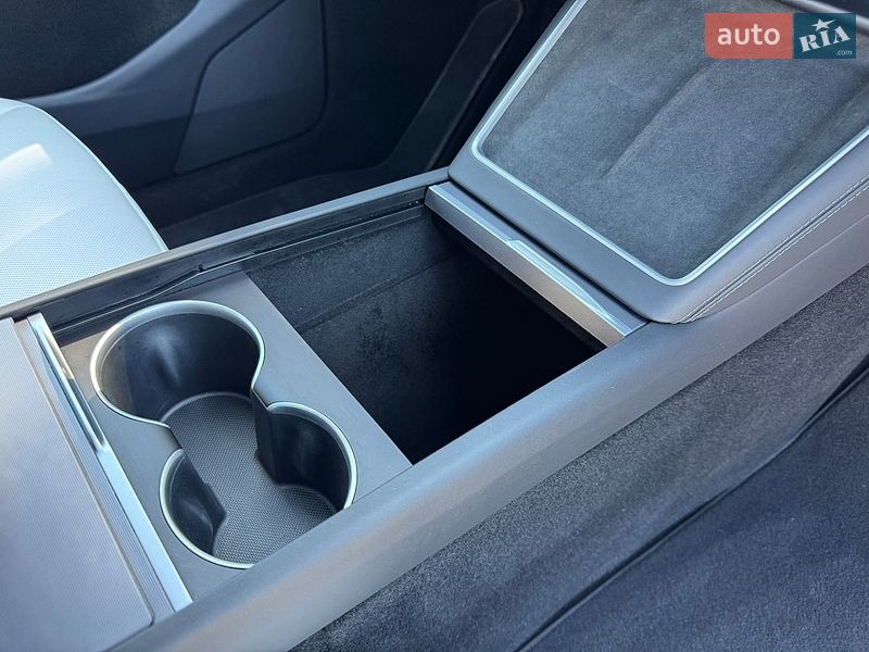 Позашляховик / Кросовер Tesla Model Y 2025 в Дніпрі