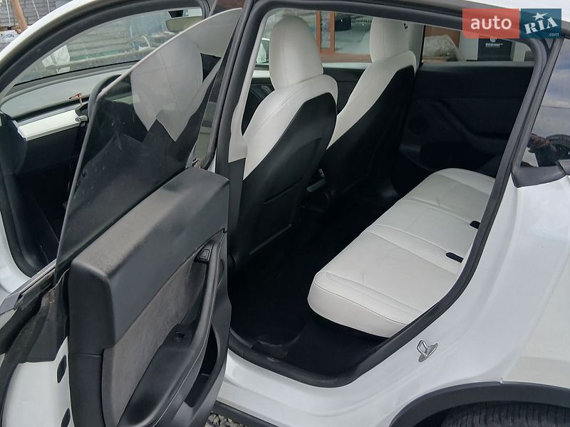 Позашляховик / Кросовер Tesla Model Y 2023 в Городку фото 12 Позашляховик / Кросовер Tesla Model Y 2023 в Городку
