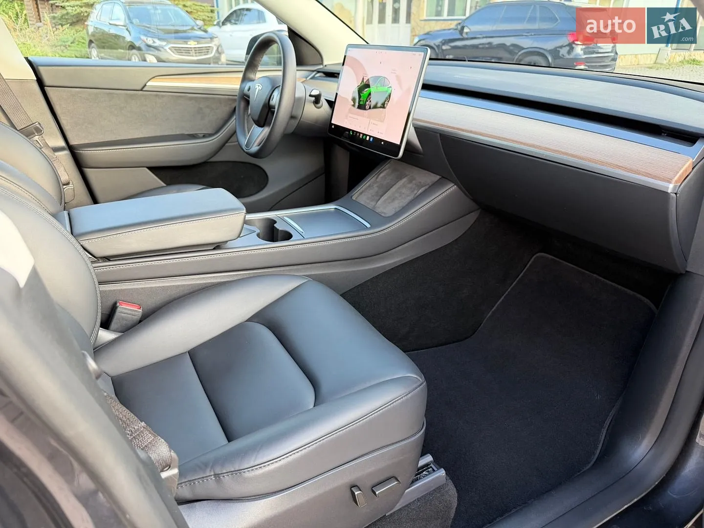 2024 Tesla Model Y - мініатюра 11
