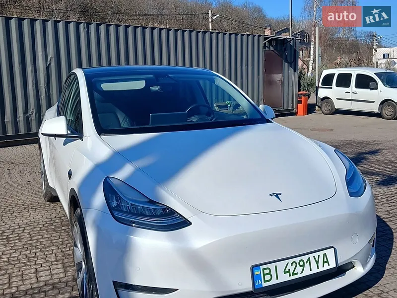 Tesla Model Y 2022
