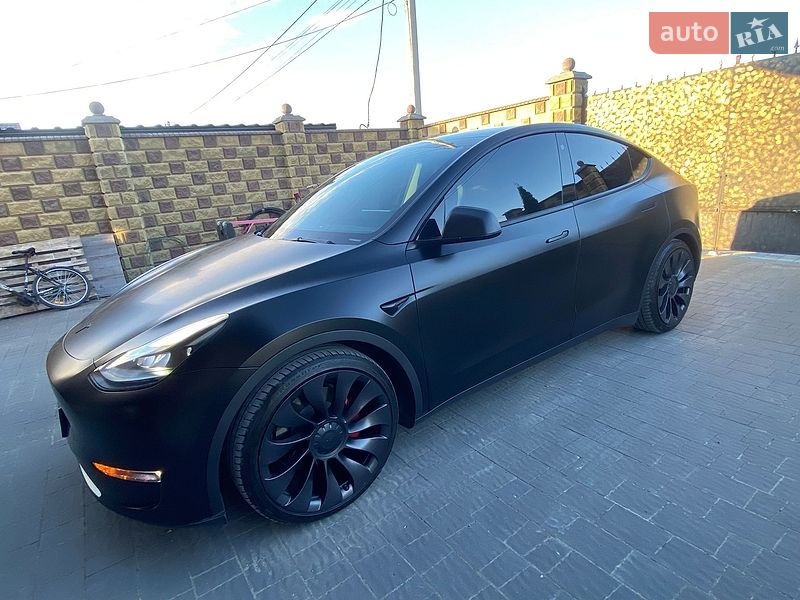Tesla Model Y 2023
