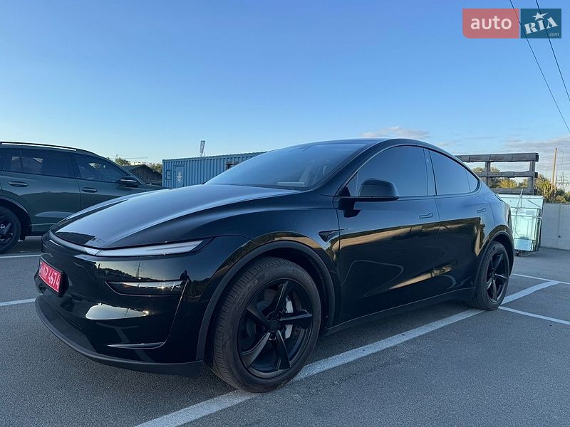 Внедорожник / Кроссовер Tesla Model Y 2025 в Ирпене