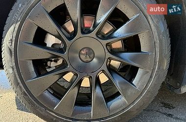 Позашляховик / Кросовер Tesla Model Y 2022 в Харкові фото 11 Позашляховик / Кросовер Tesla Model Y 2022 в Харкові