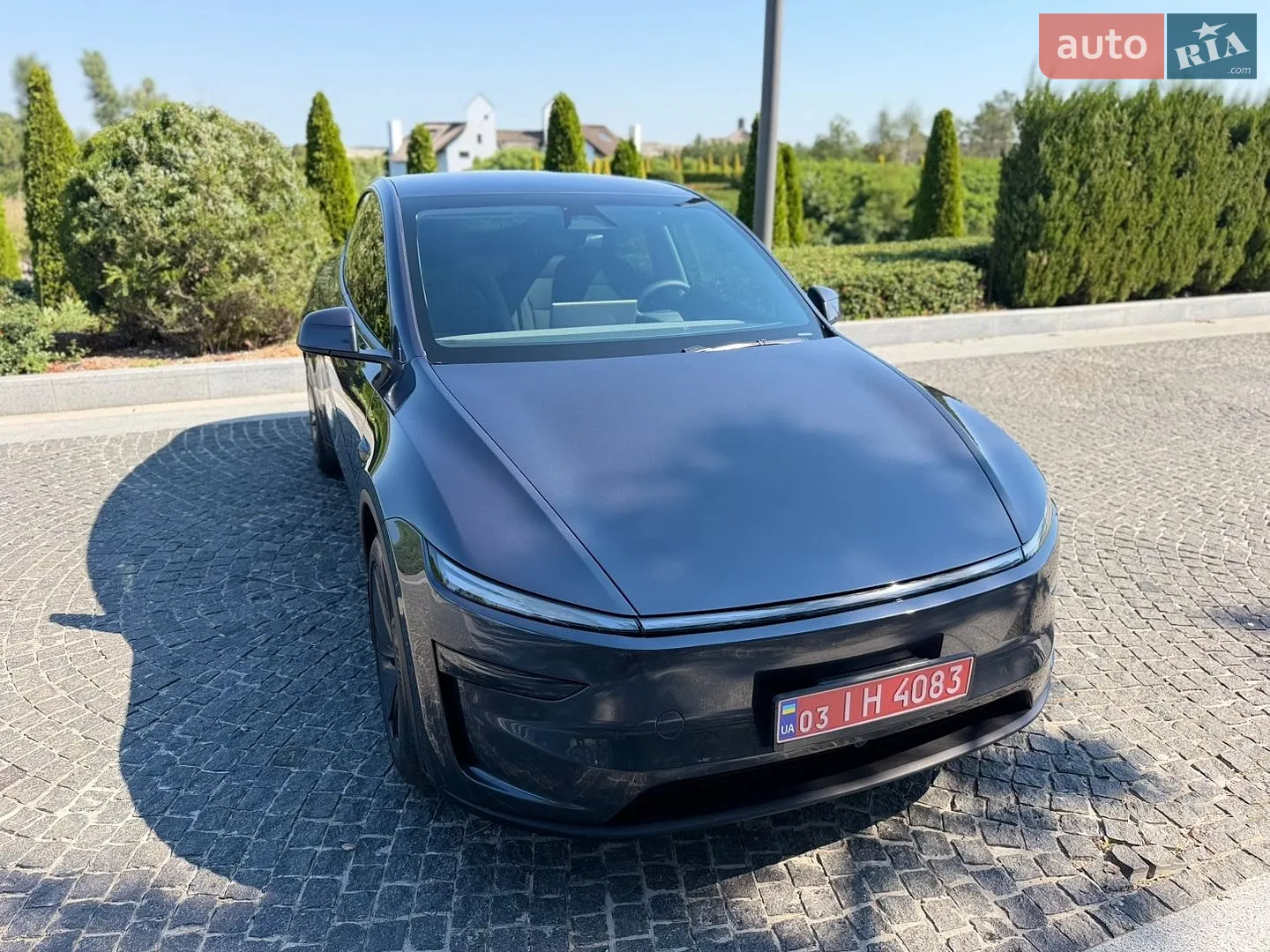 2025 Tesla Model Y - мініатюра 8