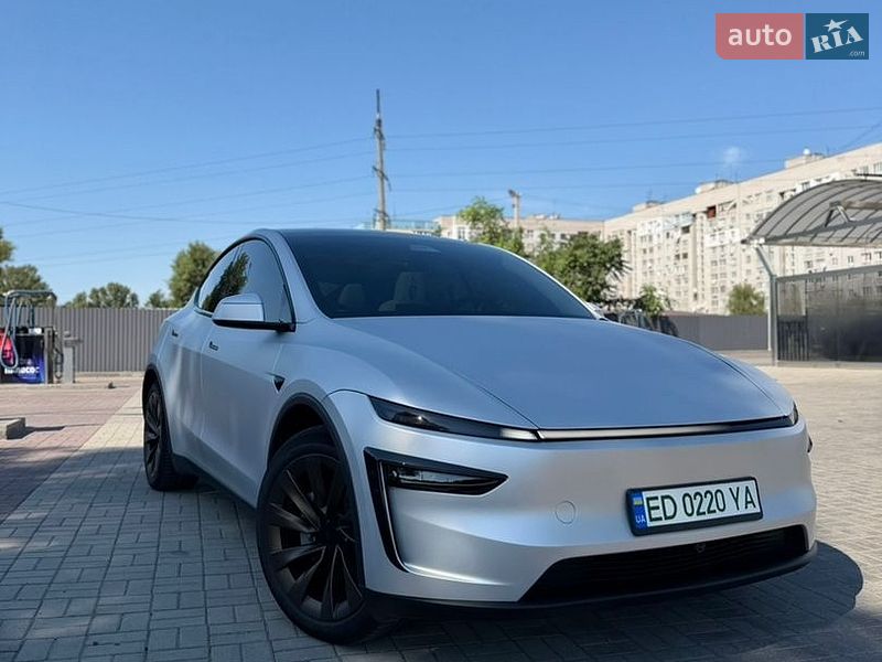 Tesla Model Y 2025 Tesla Model Y 2025