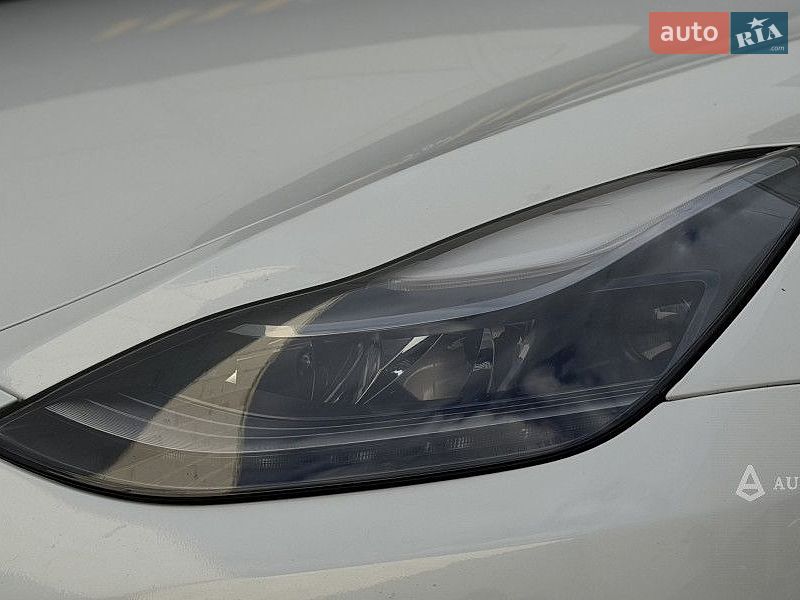 Позашляховик / Кросовер Tesla Model Y 2022 в Києві