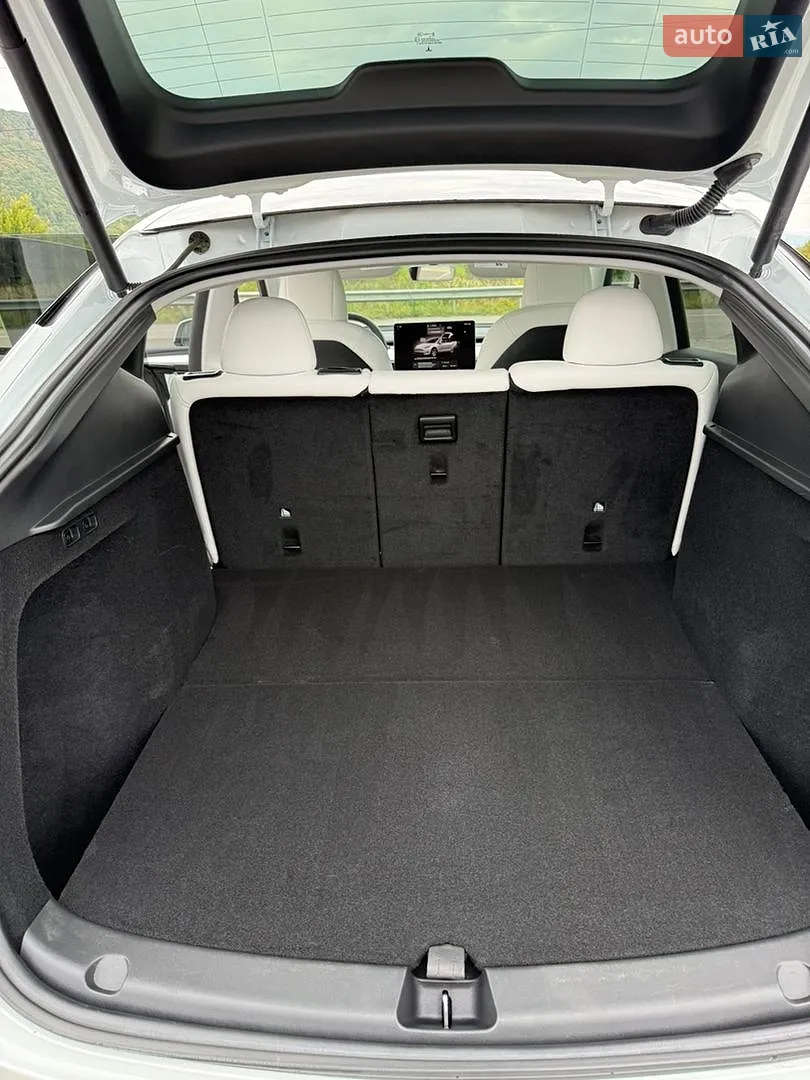 2022 Tesla Model Y - мініатюра 13