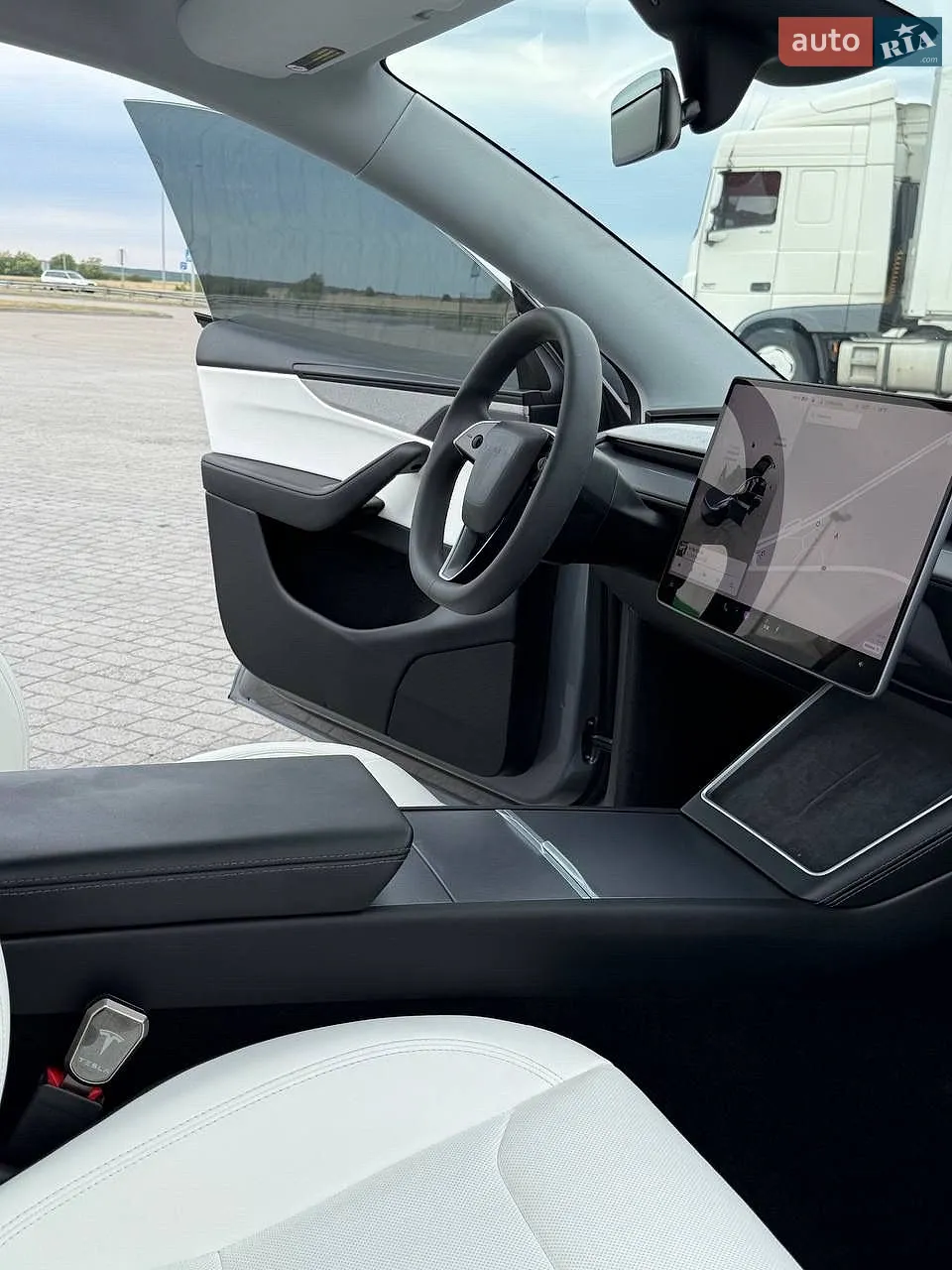 2025 Tesla Model Y - мініатюра 11