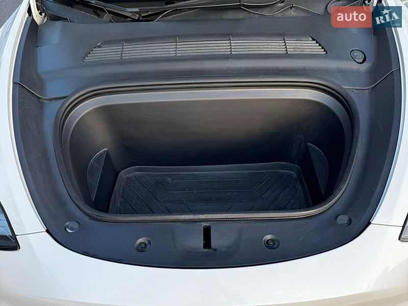 Внедорожник / Кроссовер Tesla Model Y 2022 в Чернигове