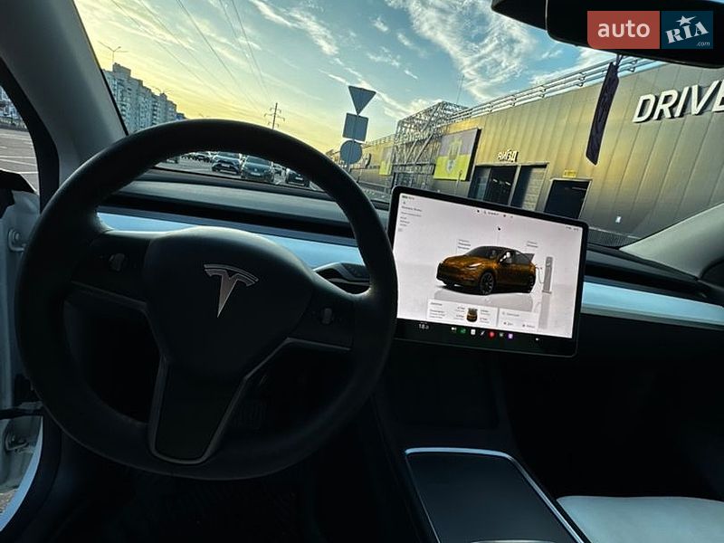 Внедорожник / Кроссовер Tesla Model Y 2022 в Чернигове