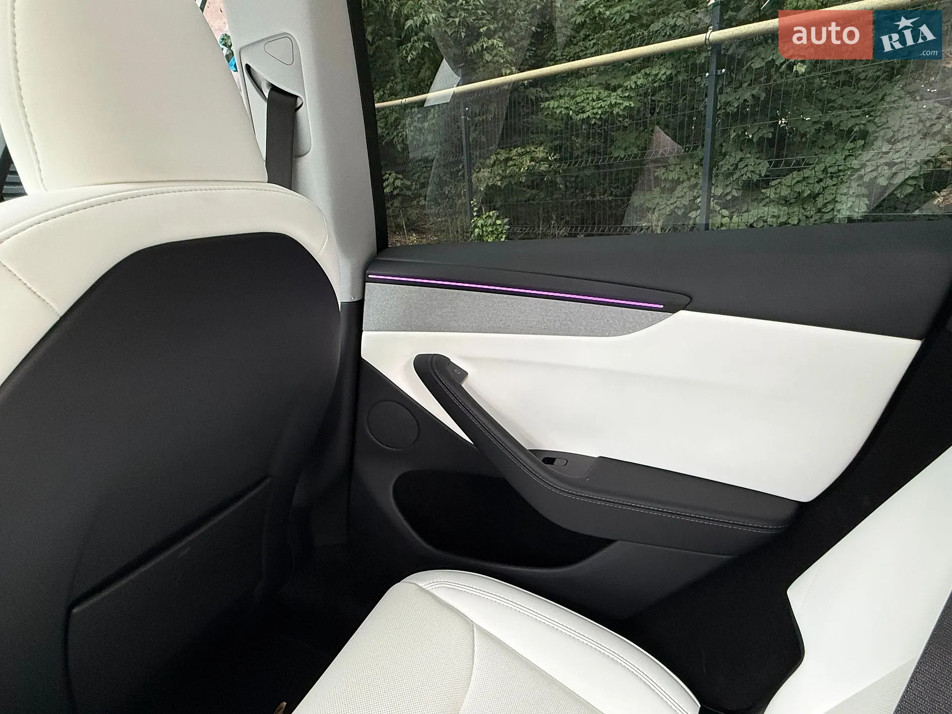 2025 Tesla Model Y - мініатюра 40