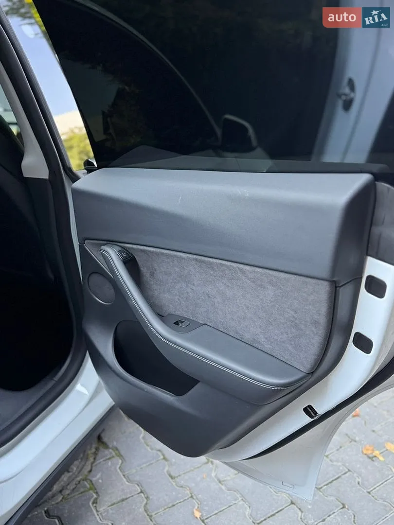 2022 Tesla Model Y - мініатюра 13