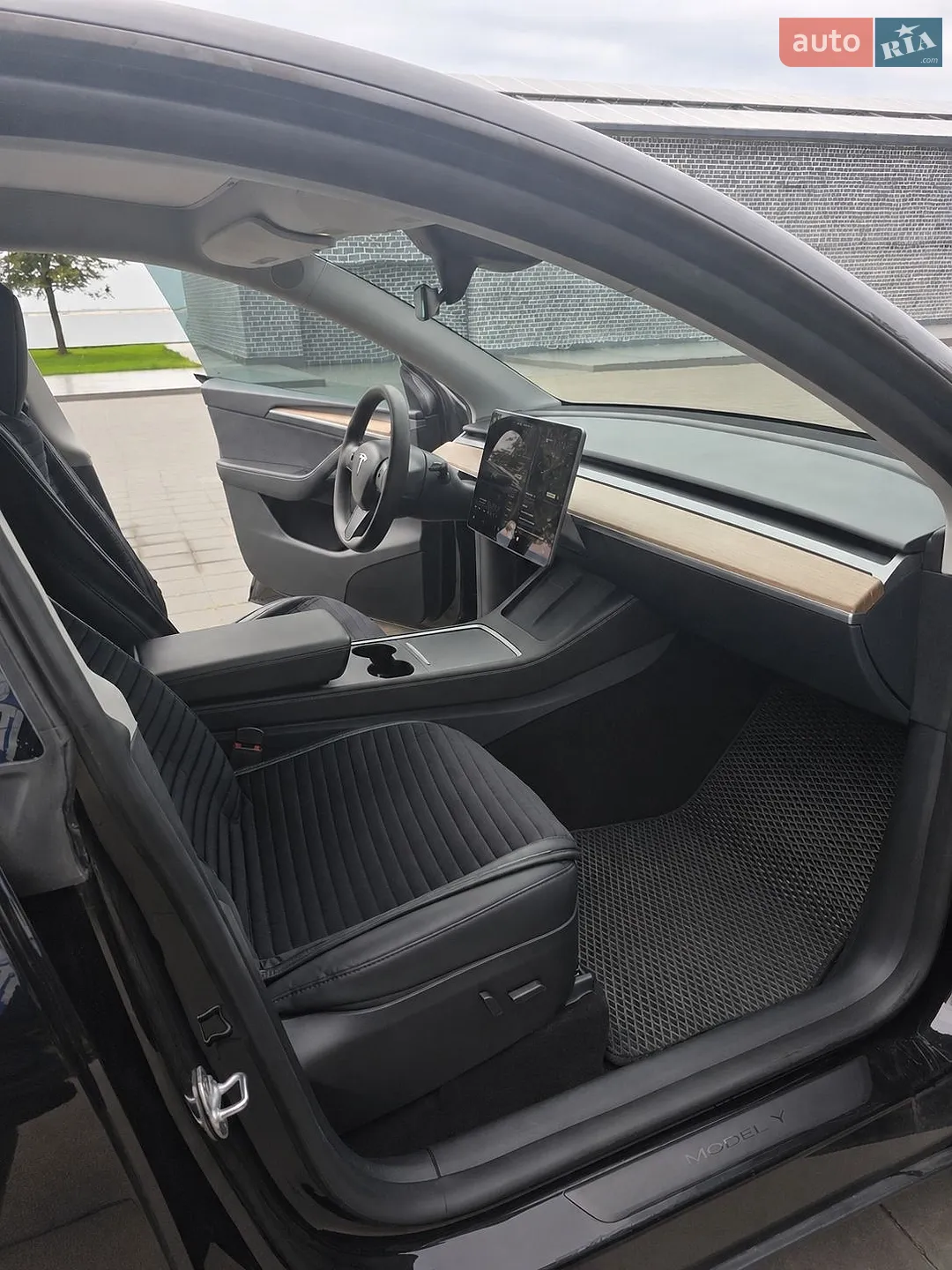2024 Tesla Model Y - мініатюра 14