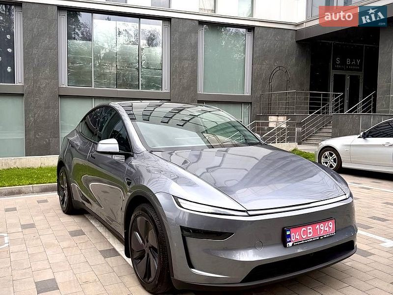 Внедорожник / Кроссовер Tesla Model Y 2025 в Днепре
